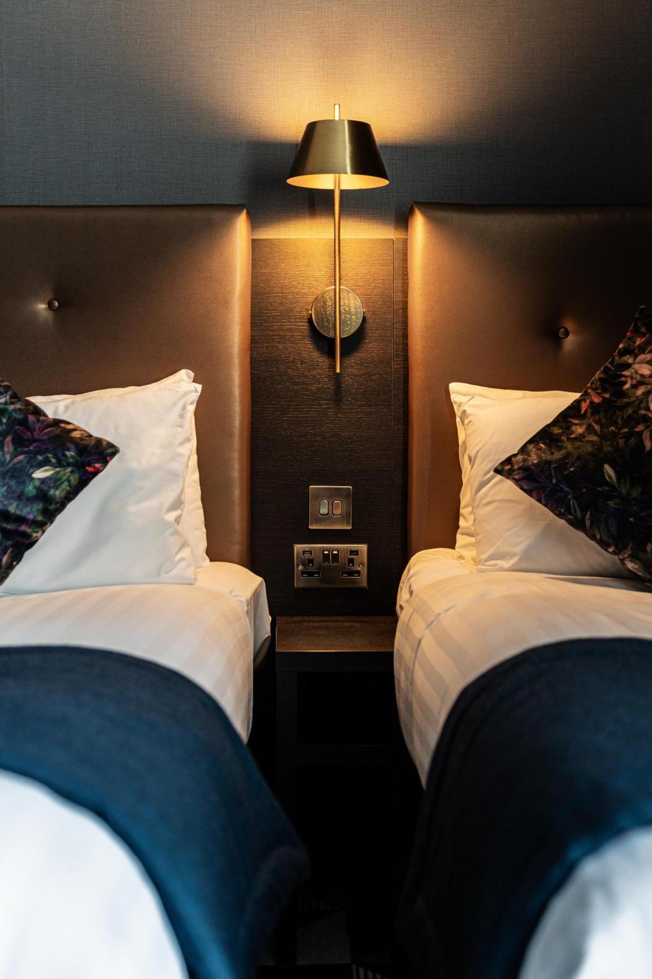 The House On Warwick Hotel London Exterior photo