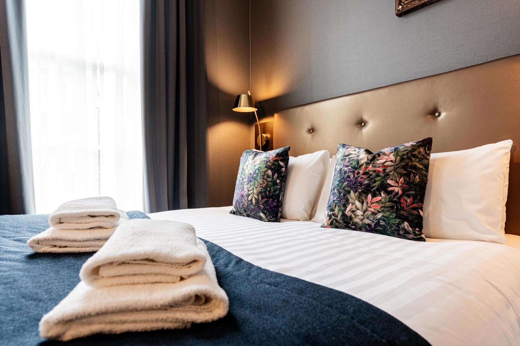 The House On Warwick Hotel London Exterior photo