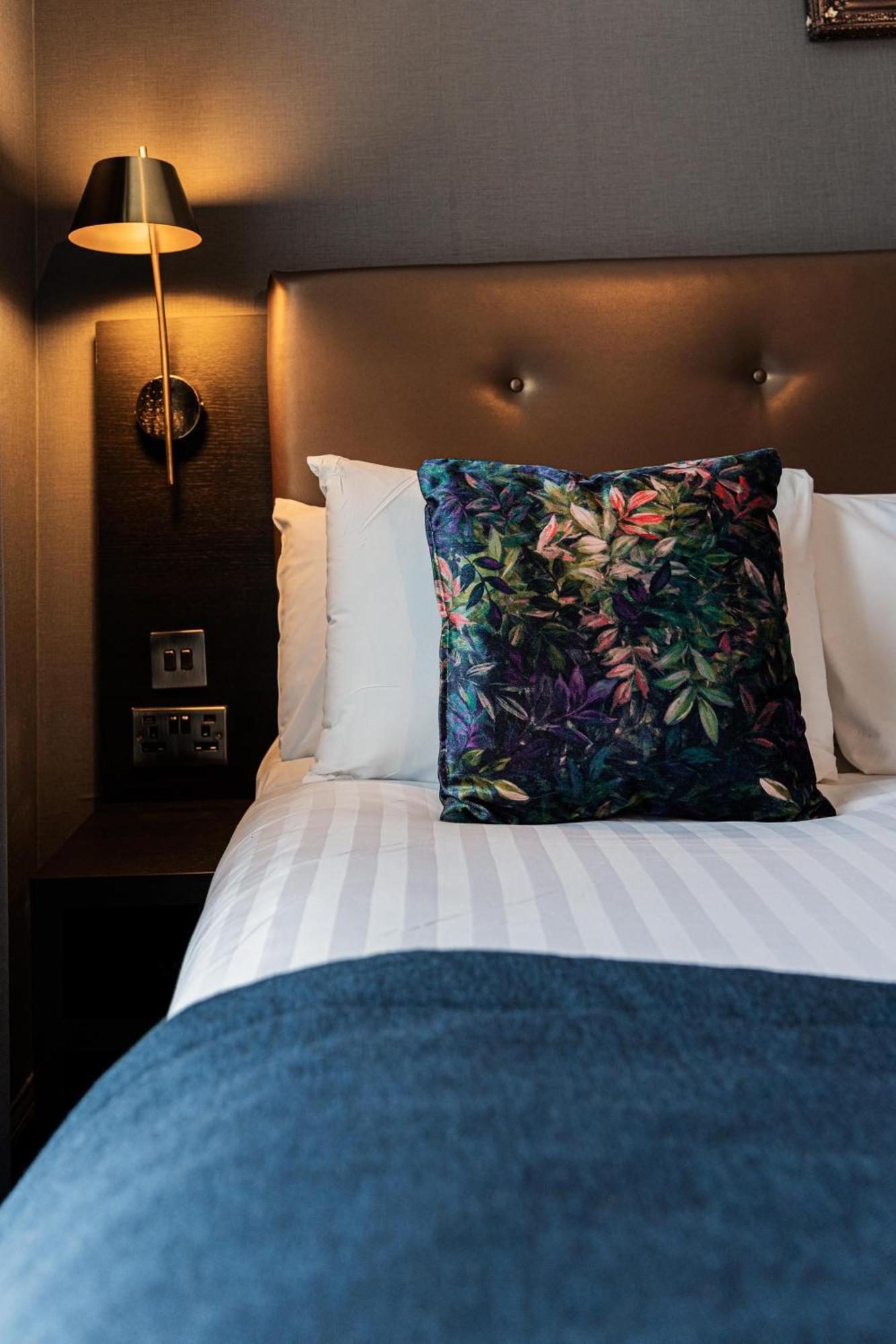 The House On Warwick Hotel London Exterior photo