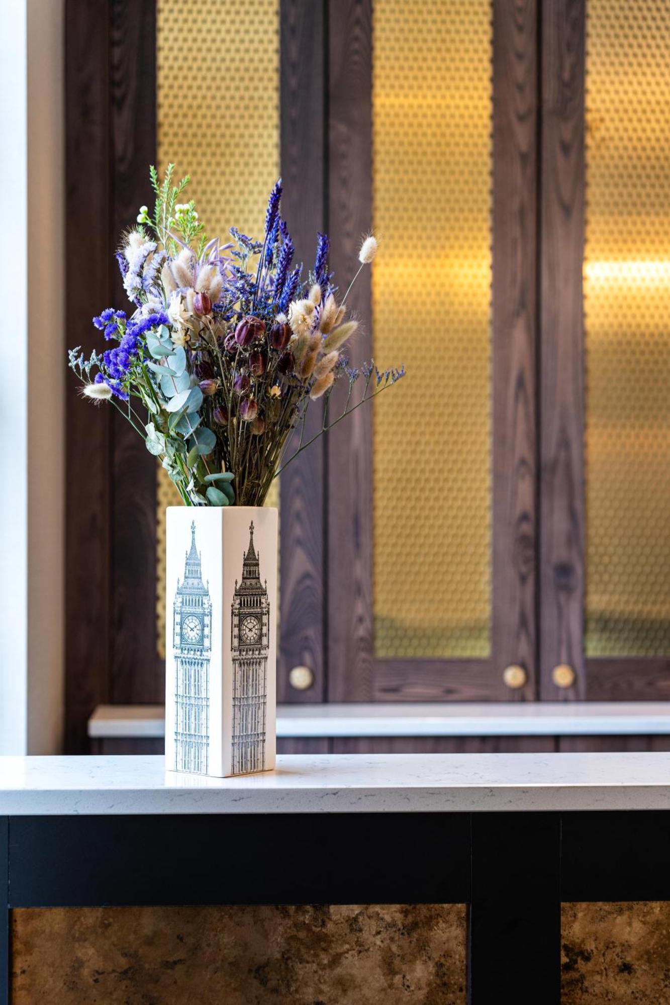The House On Warwick Hotel London Exterior photo